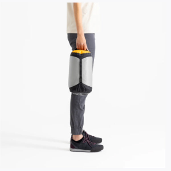 sea-to-summit-lightwieght-compression-bag-8l-high-rise_600x.jpg